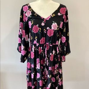 Torrid Dress Beautiful Floral Pattern Size 1 (1X) NWT’s!🌸🌼🌺